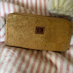 Natural Cork Zip-Around Wallet - Sustainable Style